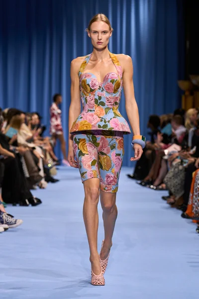 Look 30